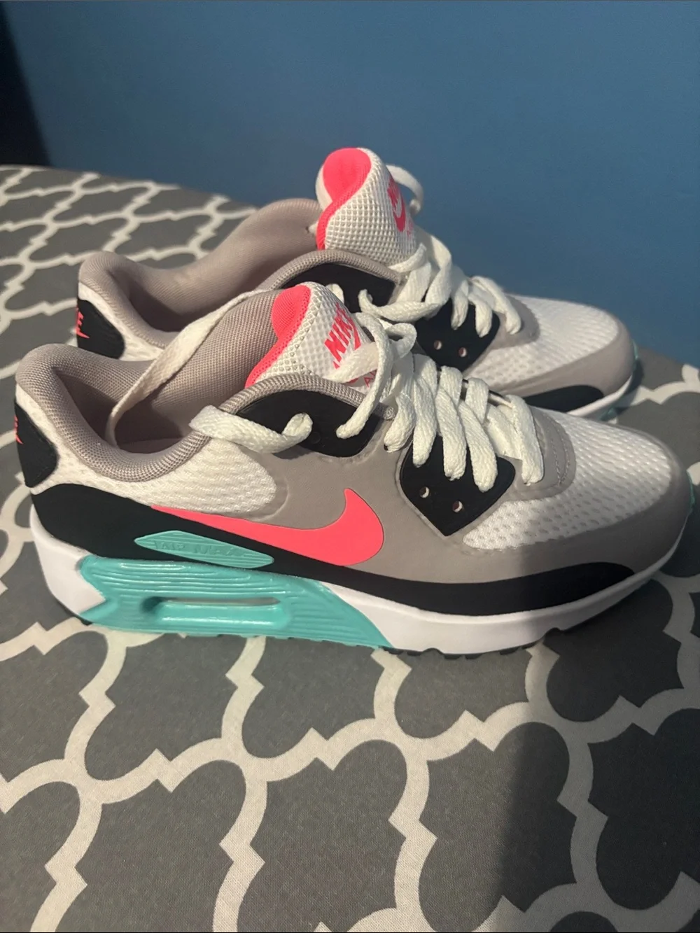 Nike Air Max Kids White, Gray & Pink Sneakers